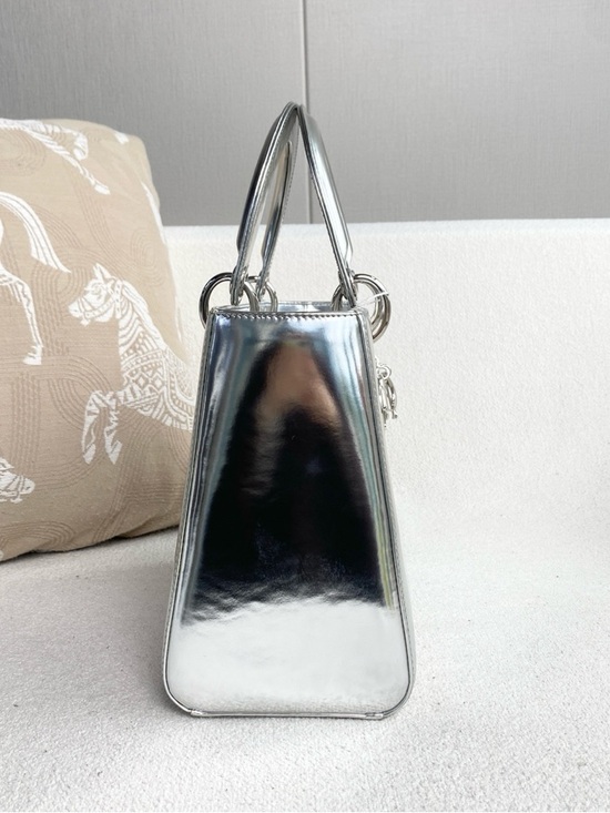 Dior | Lady Dior Five‑Row Silver Patent Top Handle | Excellent Condition - Picture 8 of 9